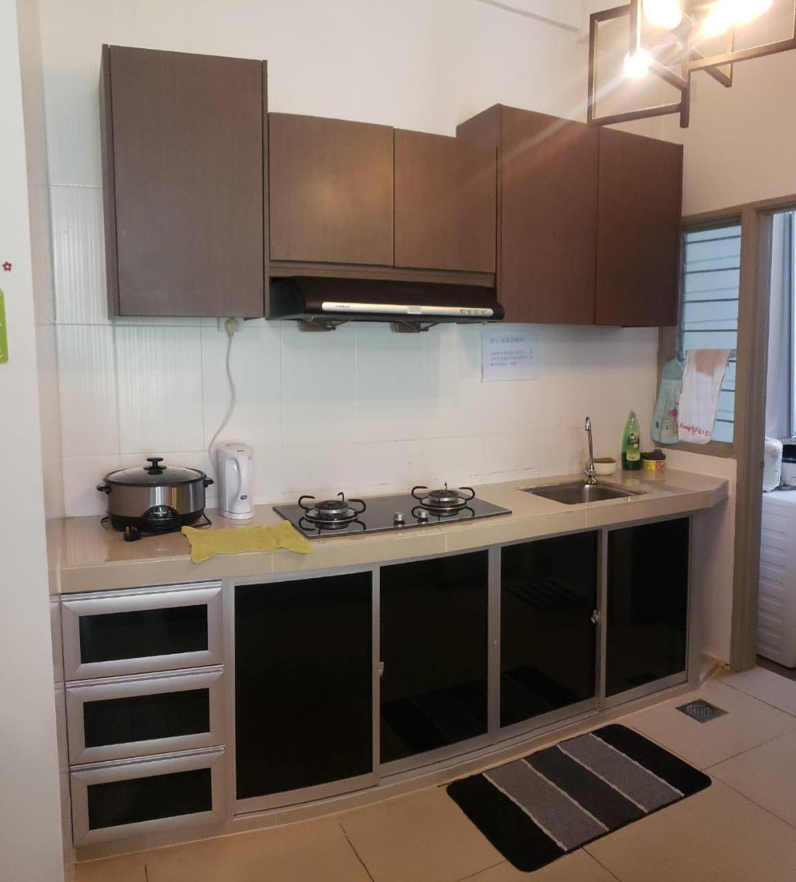 Apartment Golden Hills Pasar Malam Night Market *