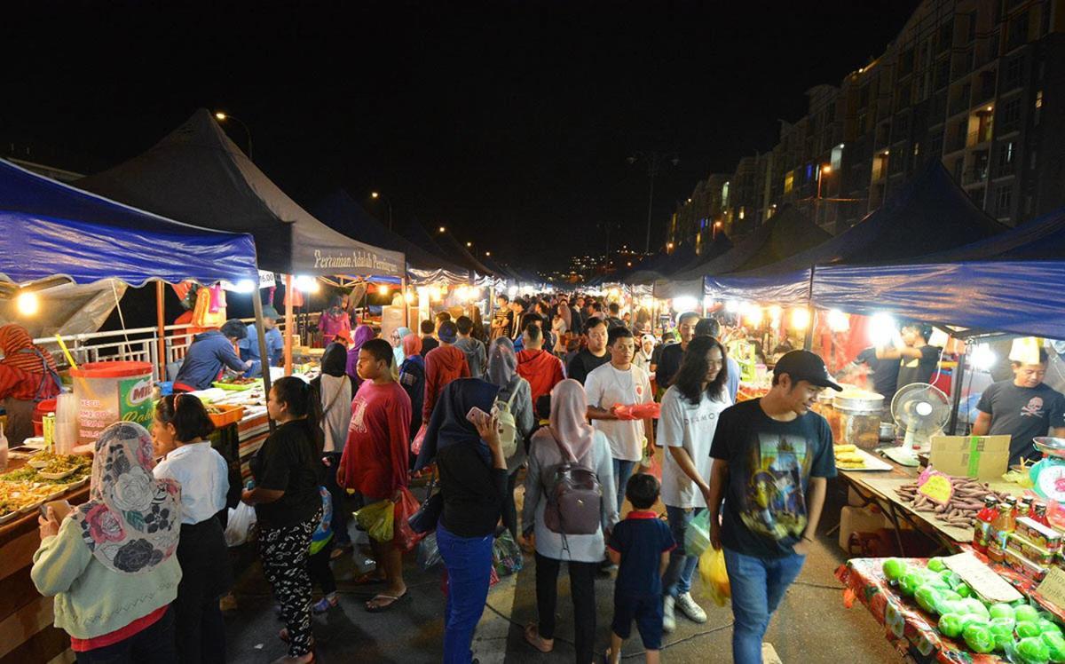 Golden Hills Pasar Malam Night Market Apartment *
